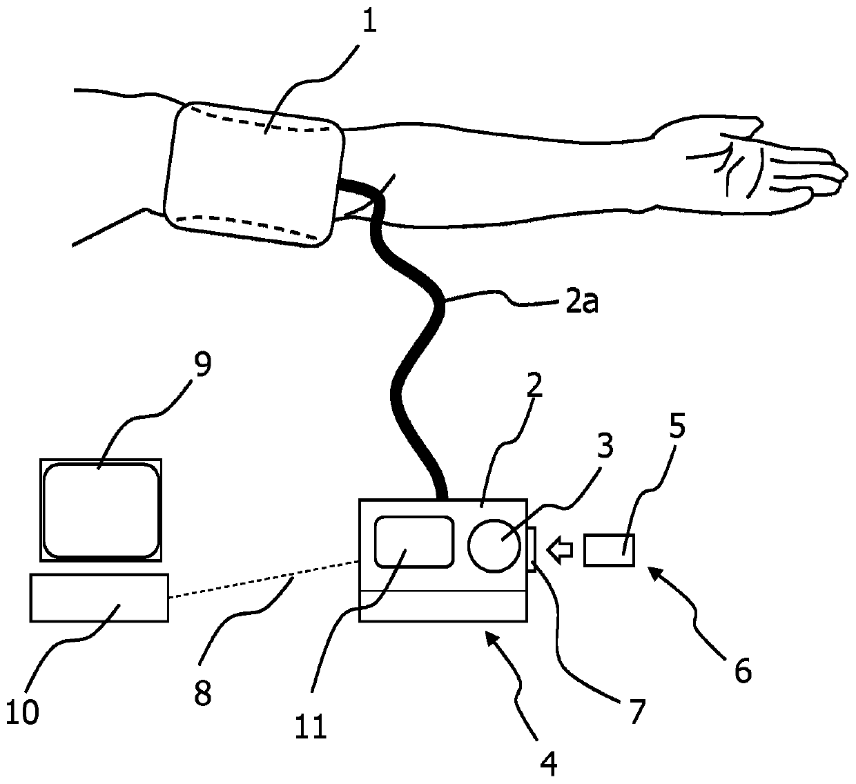 Method for operating a blood pressure measuring device and arrangement for measuring the pressure in a blood vessel