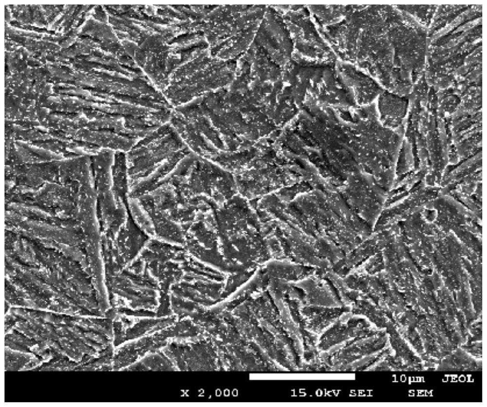 A large-thickness high-strength steel plate with a lamellar tear resistance yield strength of 960mpa and its production method