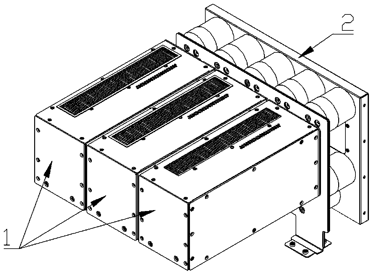 Three-level laminated busbar for suppressing stray inductance