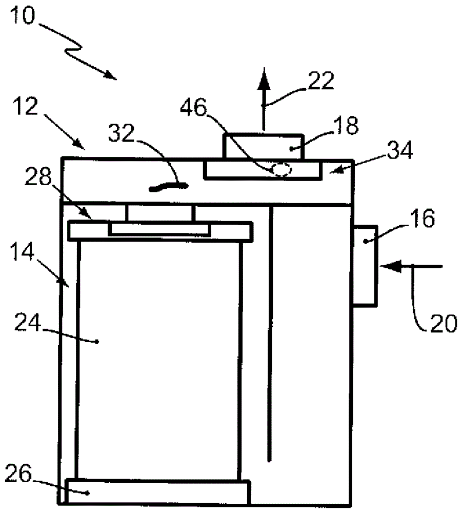 Filter system and filter element having a glass fiber filter medium and a sintered body