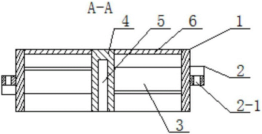 Portable fan blade mounting seat