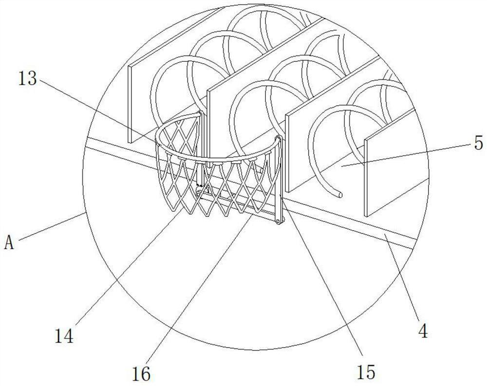 Vending machine with double anti-jamming structure