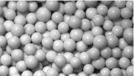 Ultralow-density high-strength vitrified china ball proppant and preparation method thereof