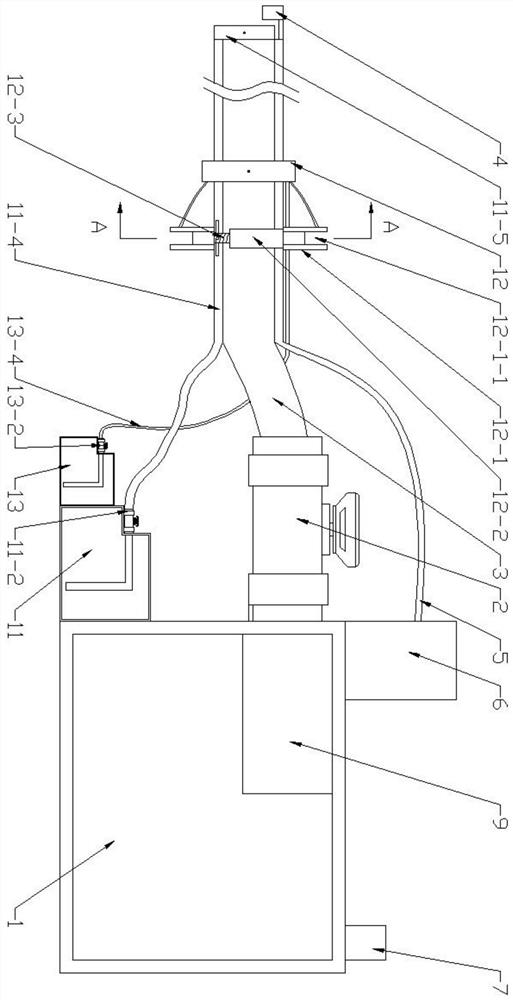 Respiratory tract cleaning device for nursing critically ill patient