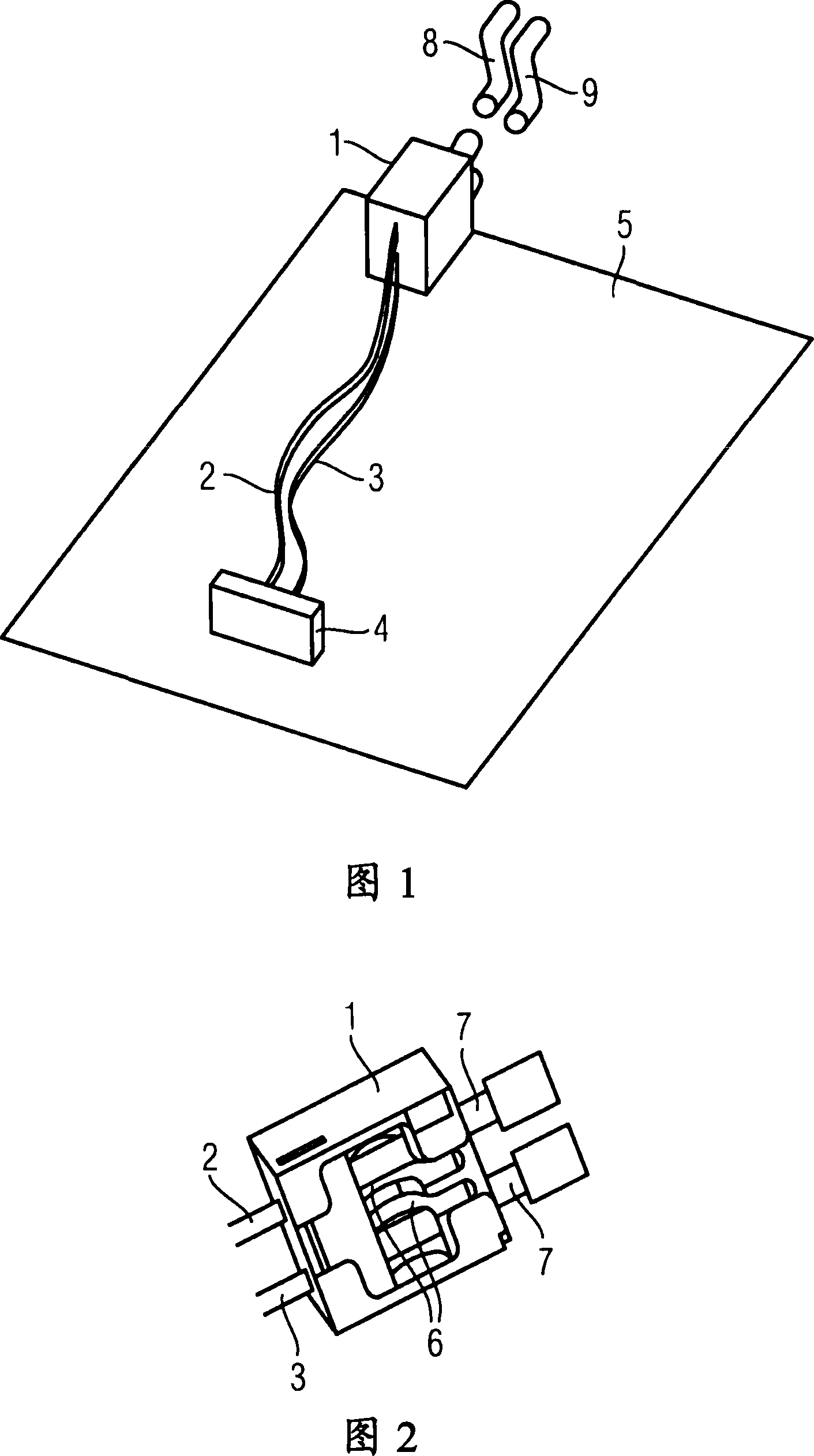 Connection unit for connecting an electronic device to an optical data bus