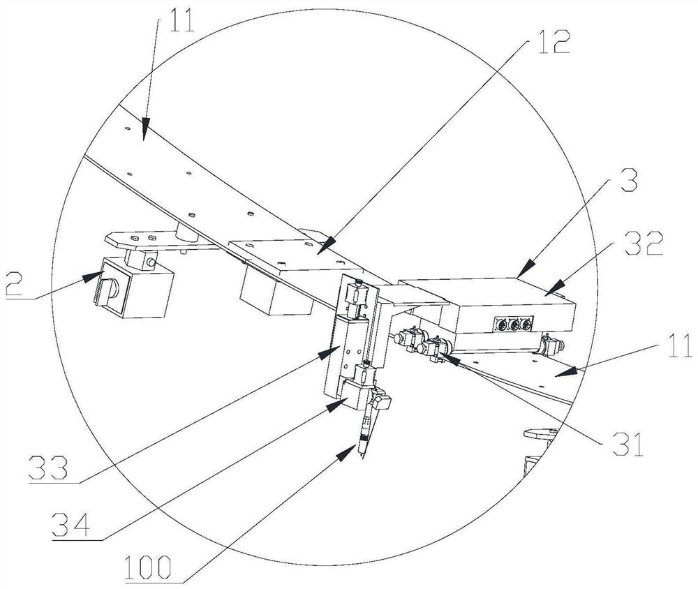 Welding operation track, large pipeline girth welding device and welding method