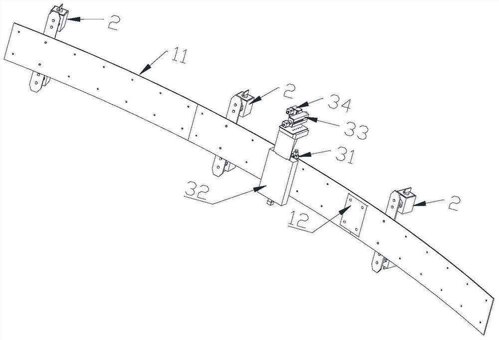 Welding operation track, large pipeline girth welding device and welding method