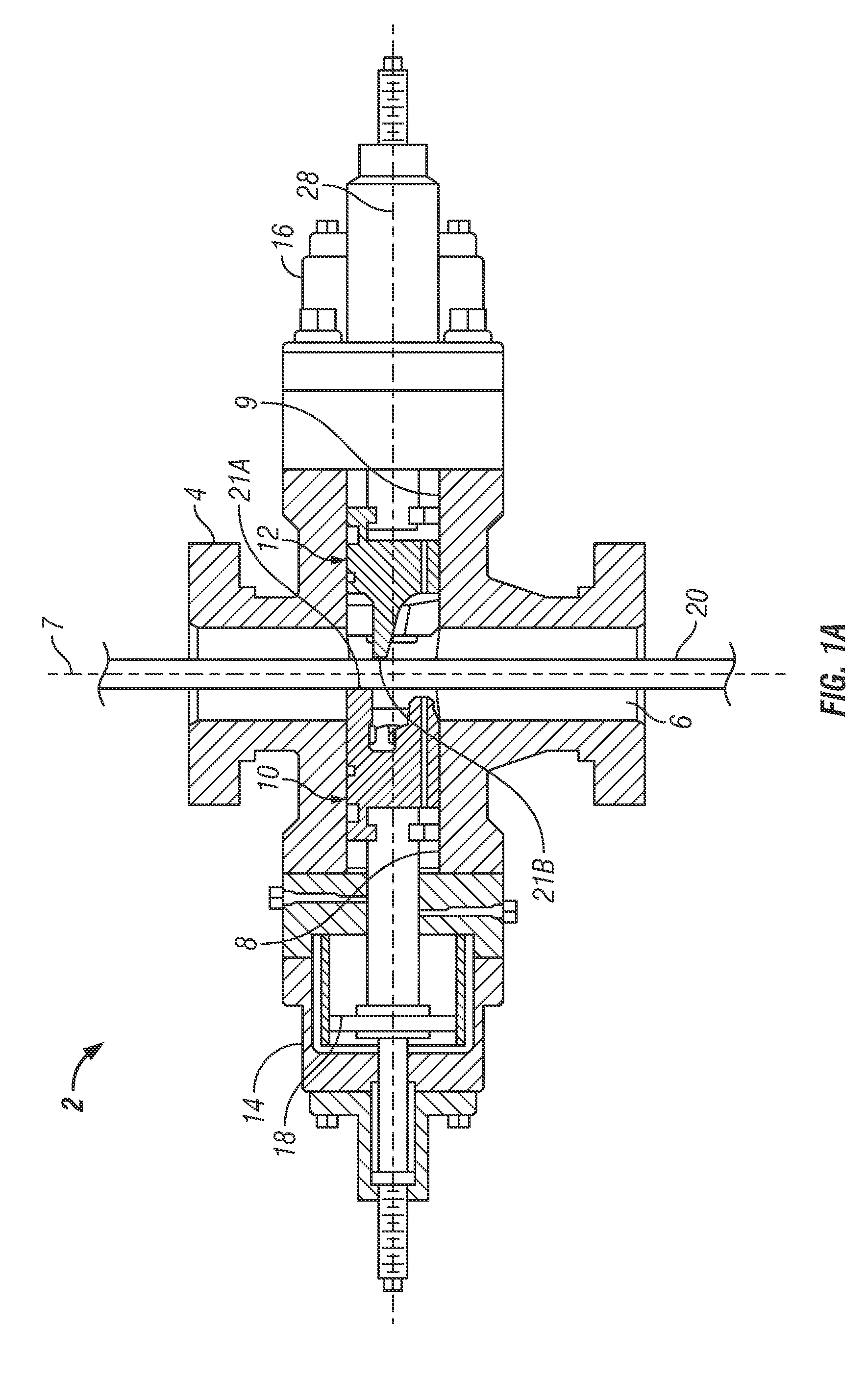 Blowout preventer with shearing blades and method