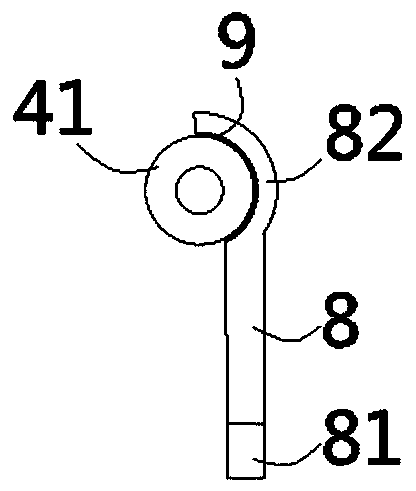 Package chip clamp capable of avoiding blockage