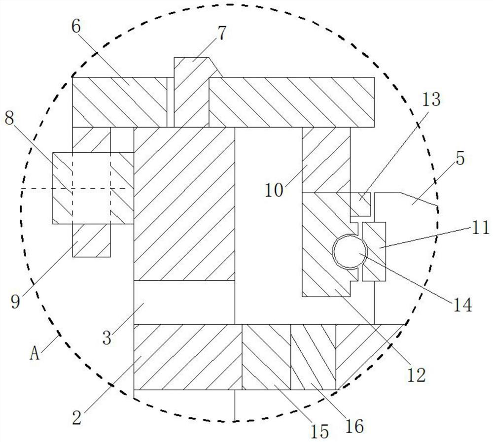 A conduction anti-deflection and replacement structure of a packing belt feed roller