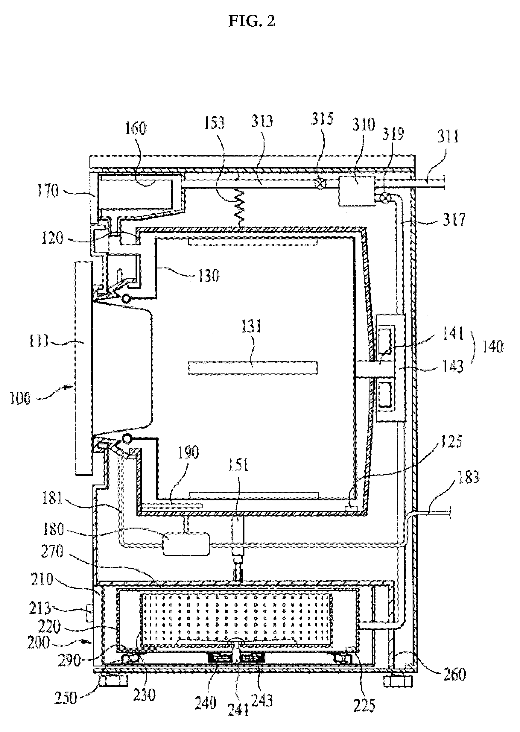 Laundry treating device and method of controlling the same