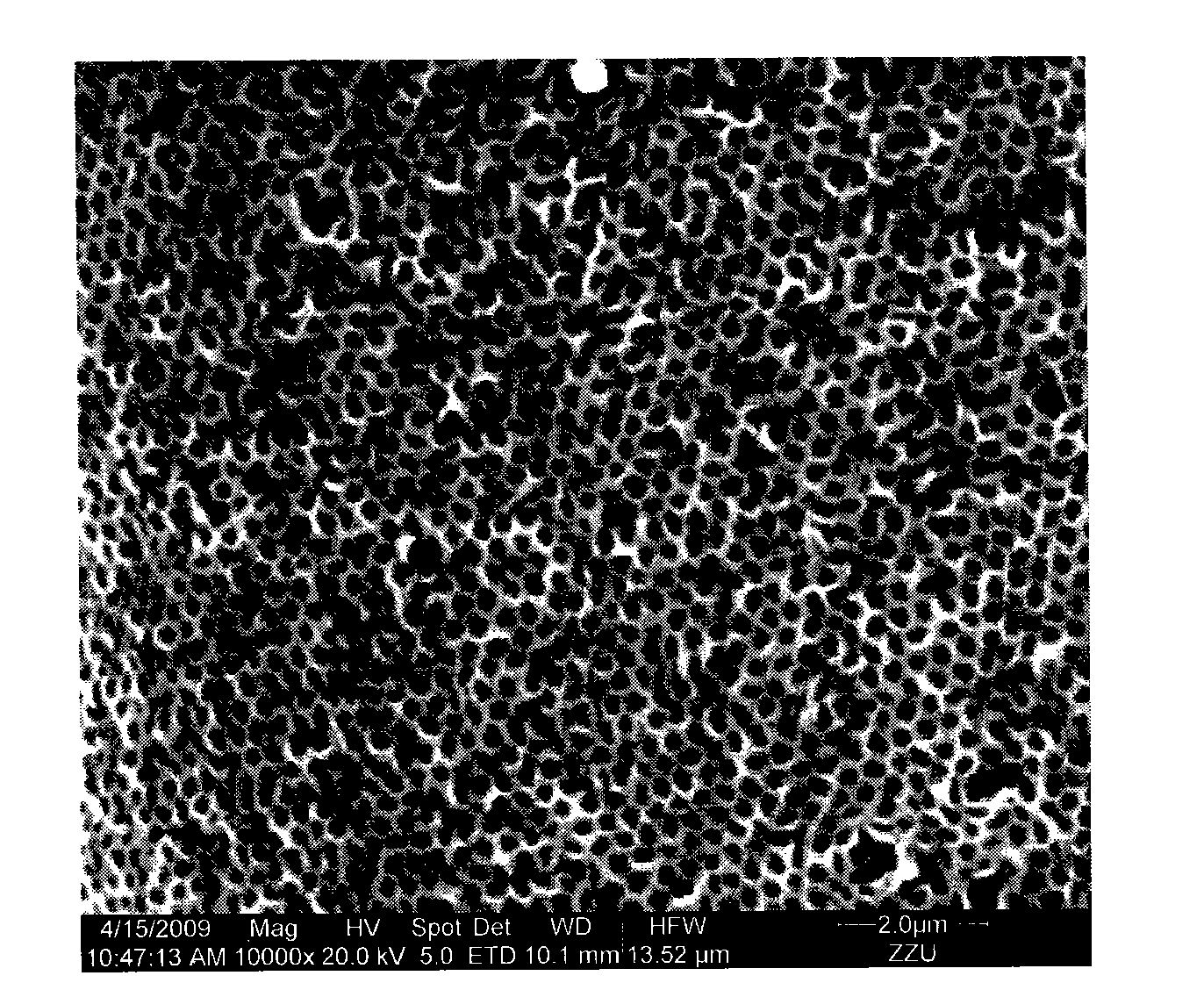 Method for self assembling non-spherical polystyrene grains to form into multihole and ordered structure