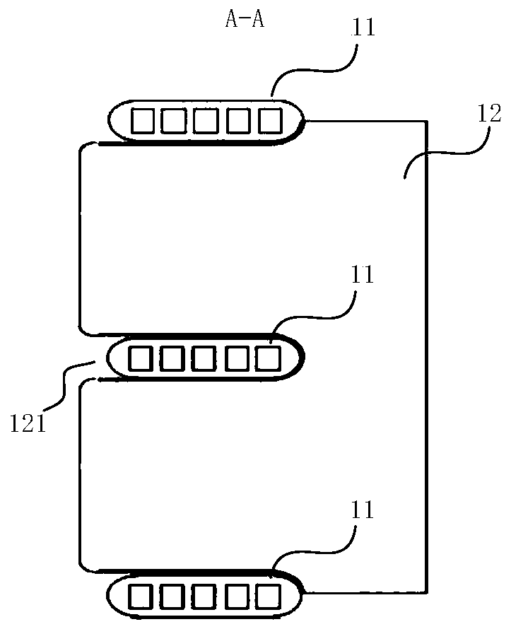 Flat fin, microchannel heat exchanger and air conditioner