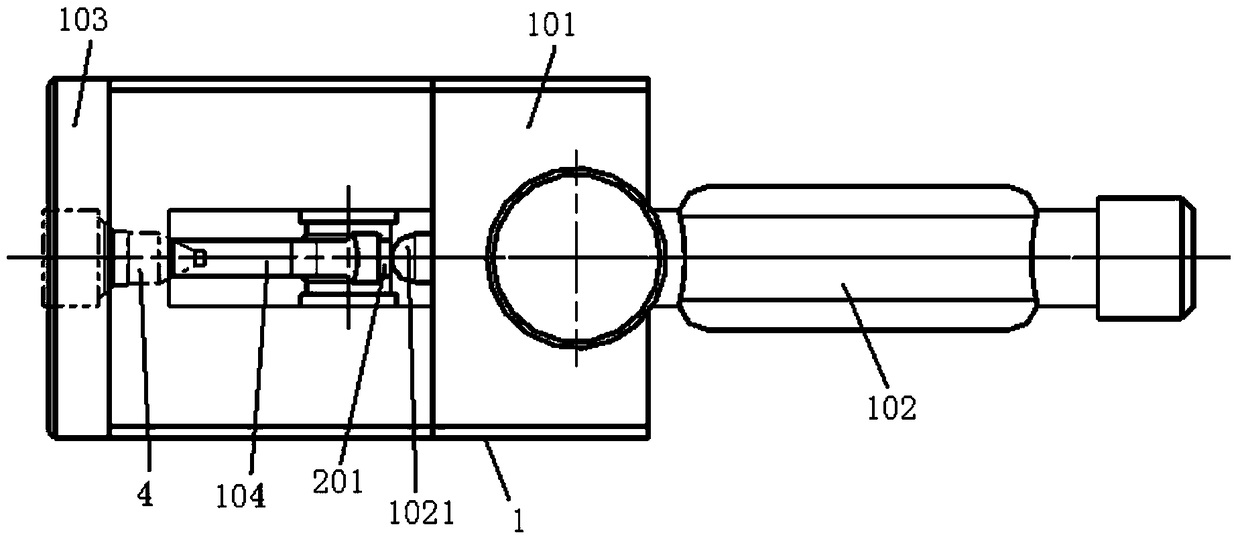 Apparatus and method for measuring the diameter of a given section of a conical part of a fuel nozzle