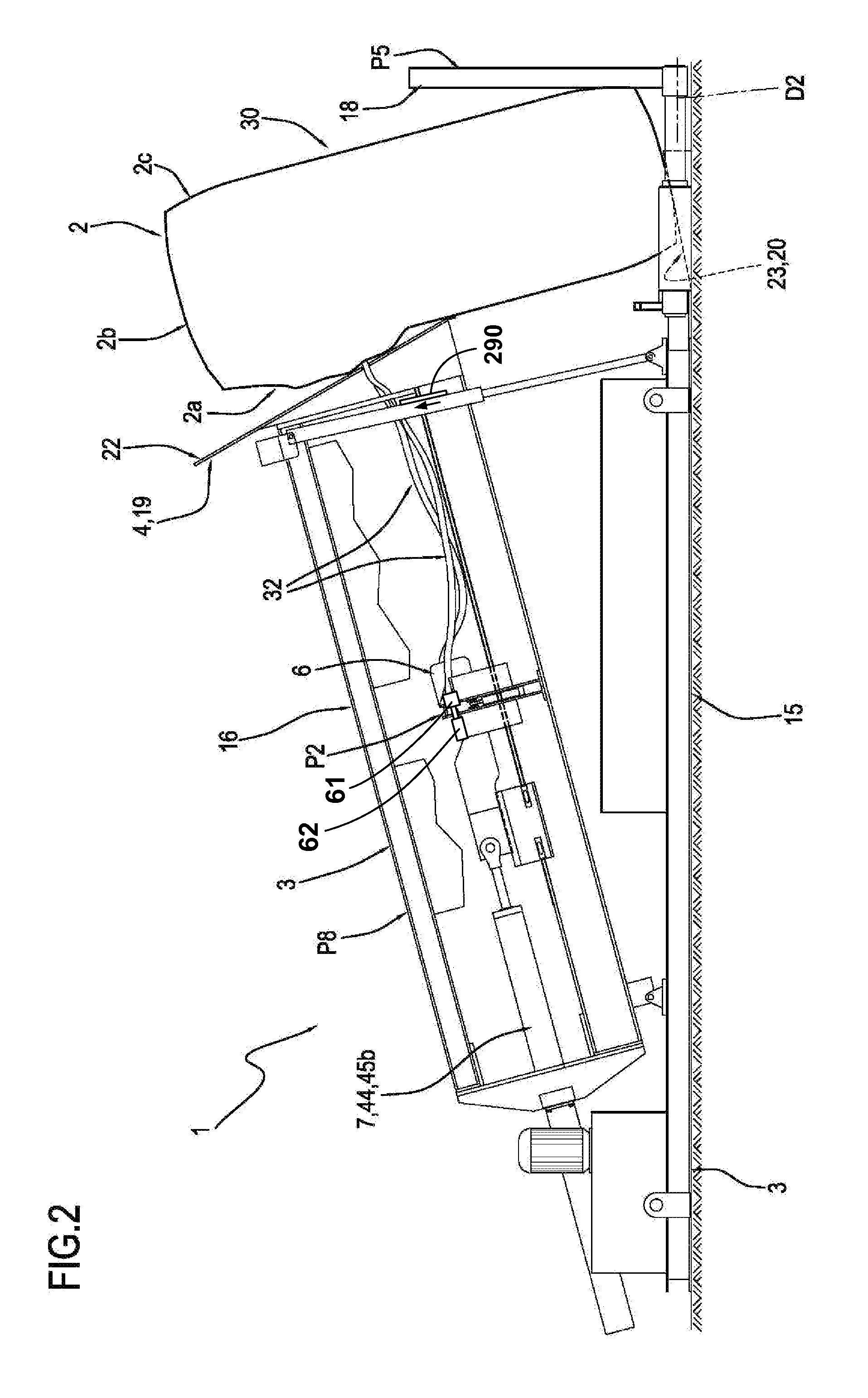 Machine and method for removing beads from tires at the end of life