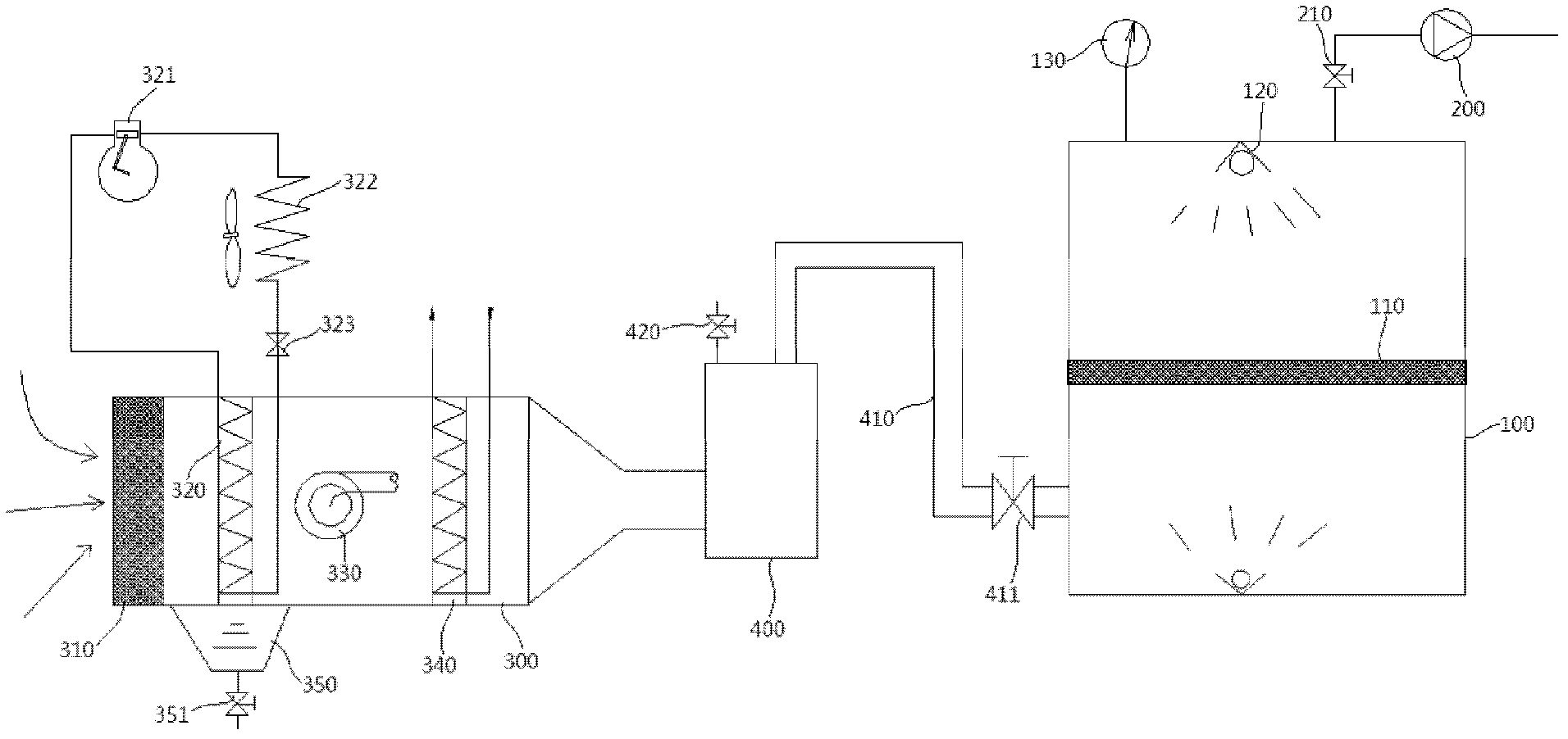 Intermittent type vacuum microwave drying device and method for processing core material of vacuum heat insulation plate by using intermittent type vacuum microwave drying device