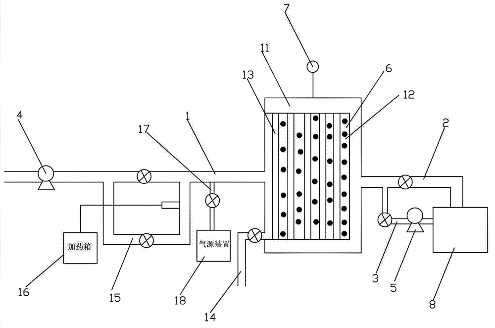 Membrane separation device with cleaning function and cleaning method thereof
