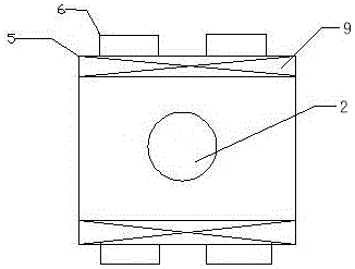 Flue gas purification device and method for capturing PM2.5-PM10 by magnetic porous media in traveling magnetic field