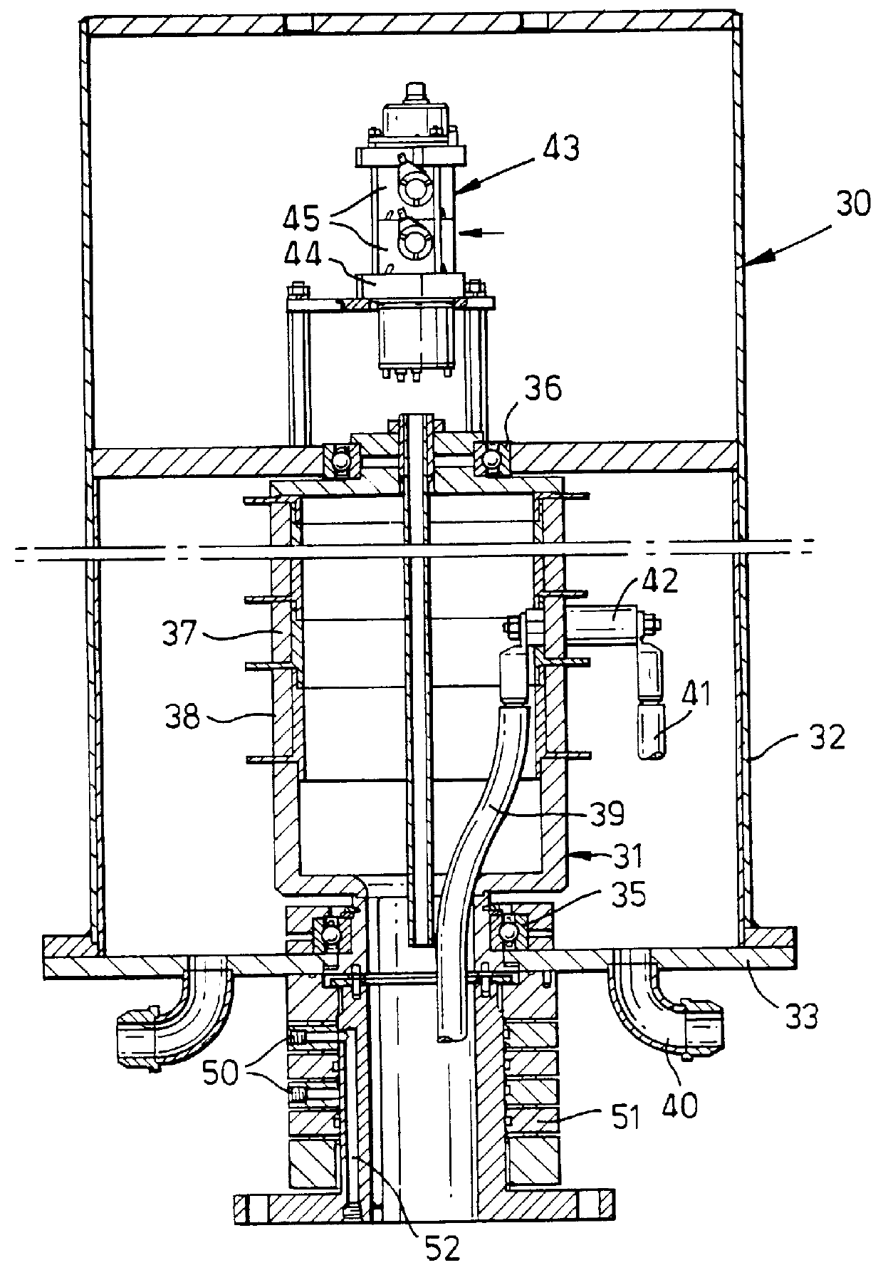 Rotating connector for operative connection between a buoy and a floating vessel for the production of hydrocarbons