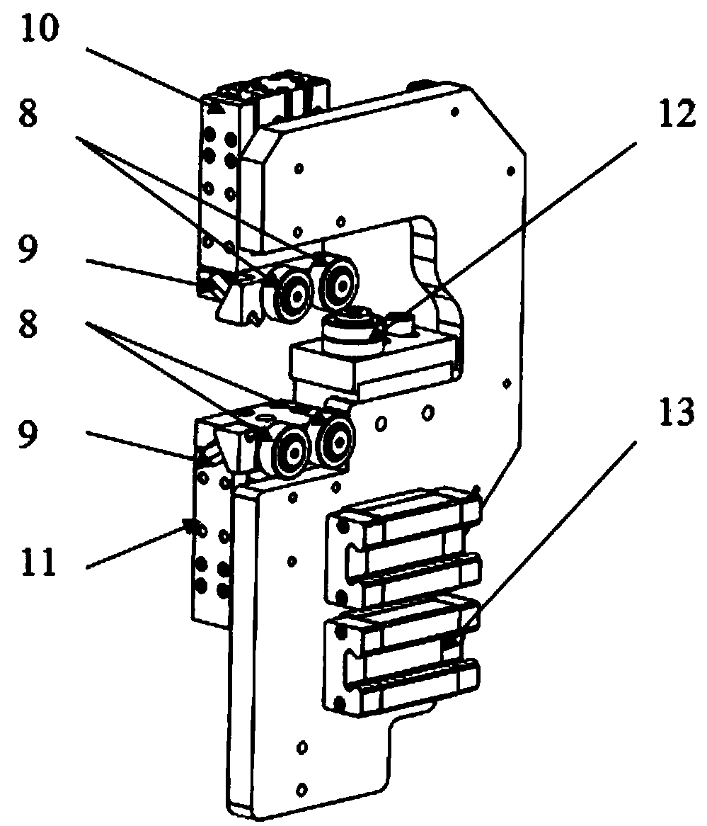 Film tearing device based on knurl wheels and film tearing method of film tearing device