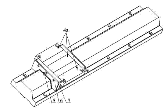 Novel linear rolling and sliding composite guide rail pair