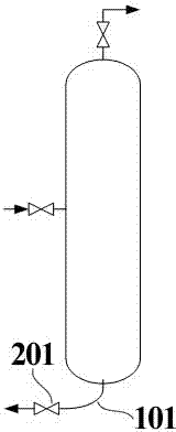 Conduit-drainage anti-freezing and anti-blocking device used in equipment container and method thereof