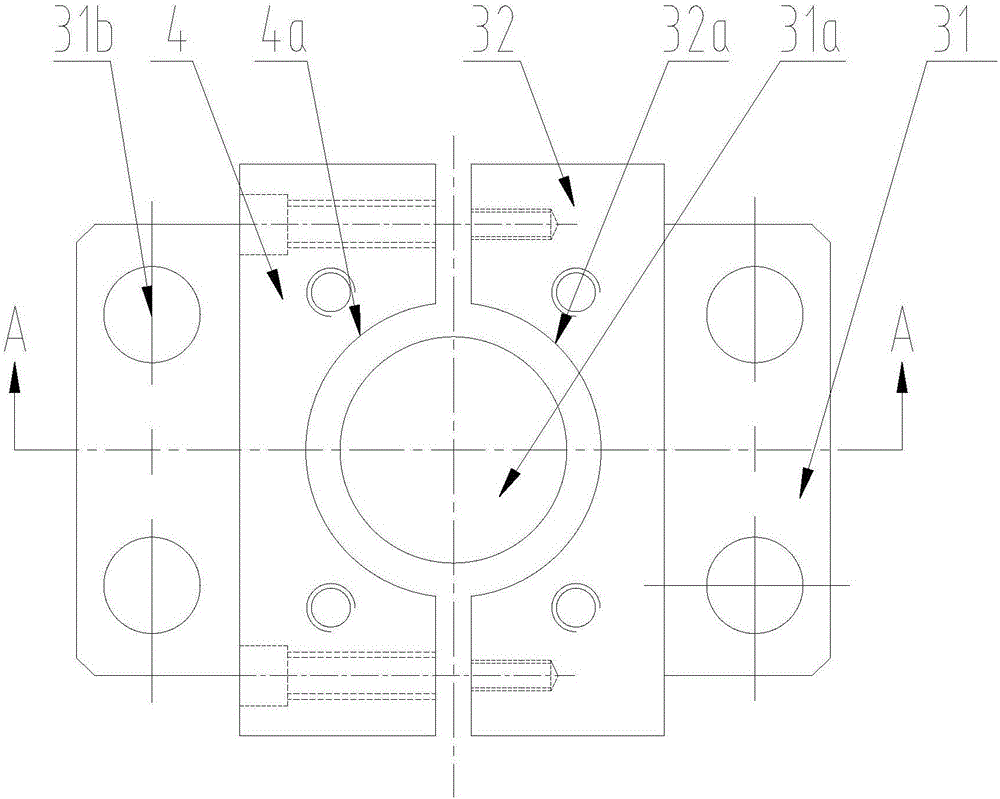 Concrete pump with lifting type hopper fence