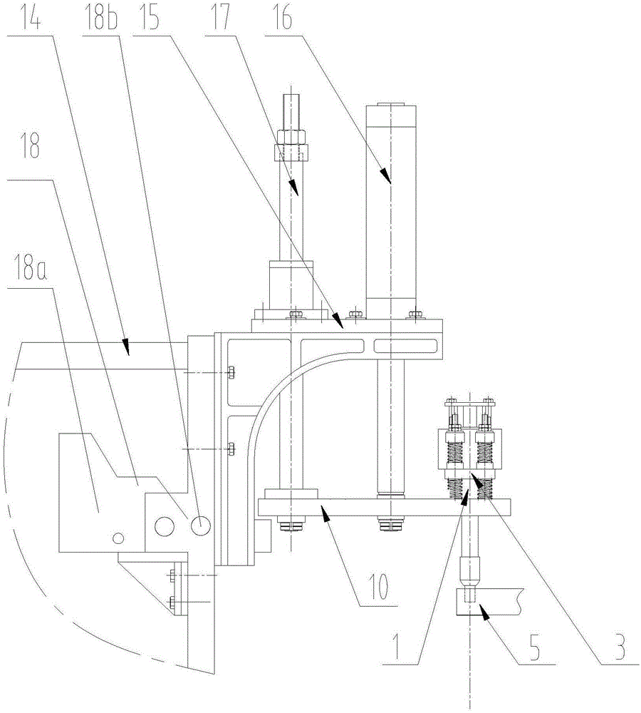 Concrete pump with lifting type hopper fence