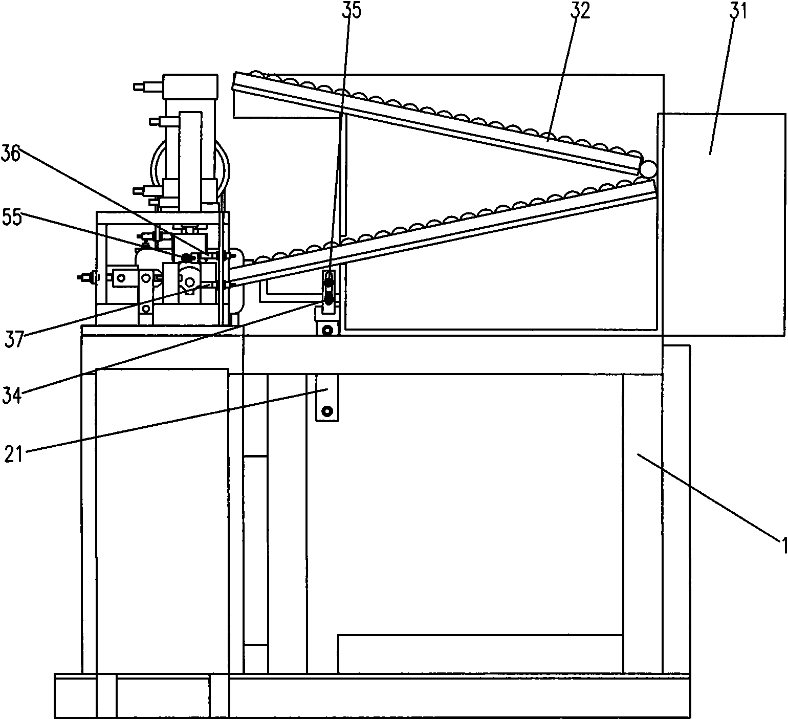 Automatic processing equipment for axle hole