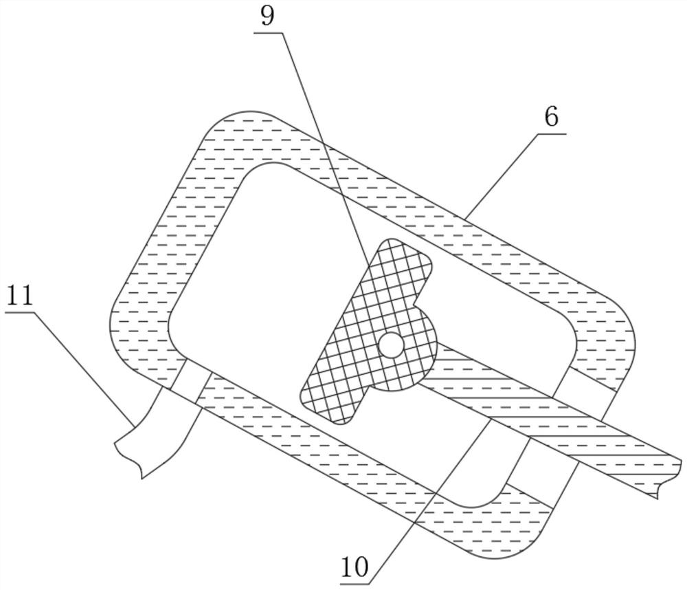 Textile fabric wetting device capable of automatically adjusting water volume according to stretching length of textile fabric