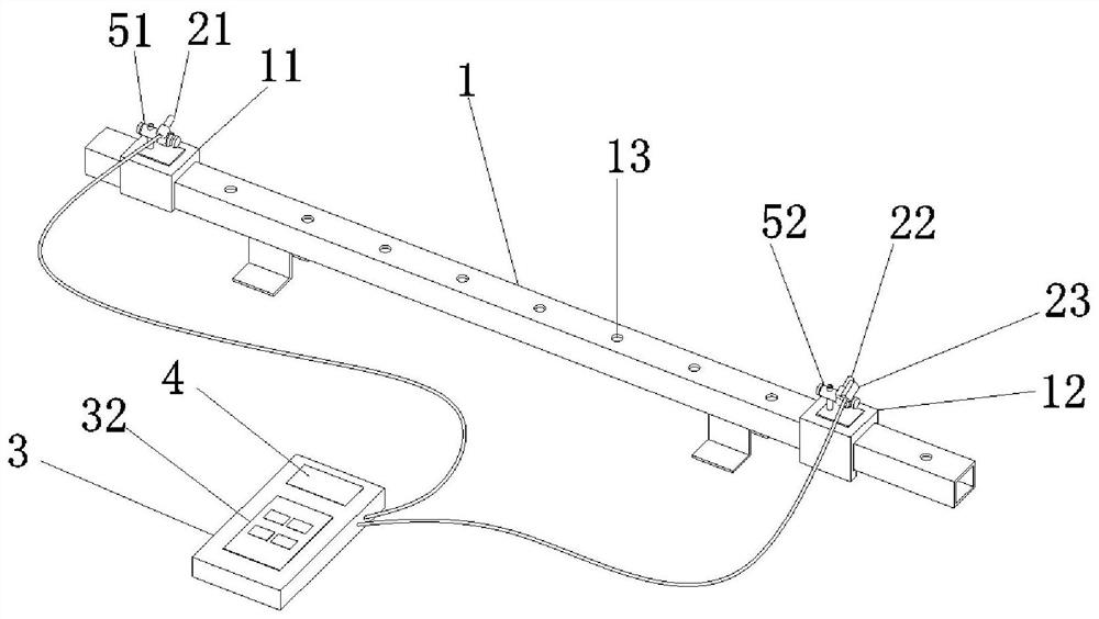 Variable-angle range finder and use method thereof