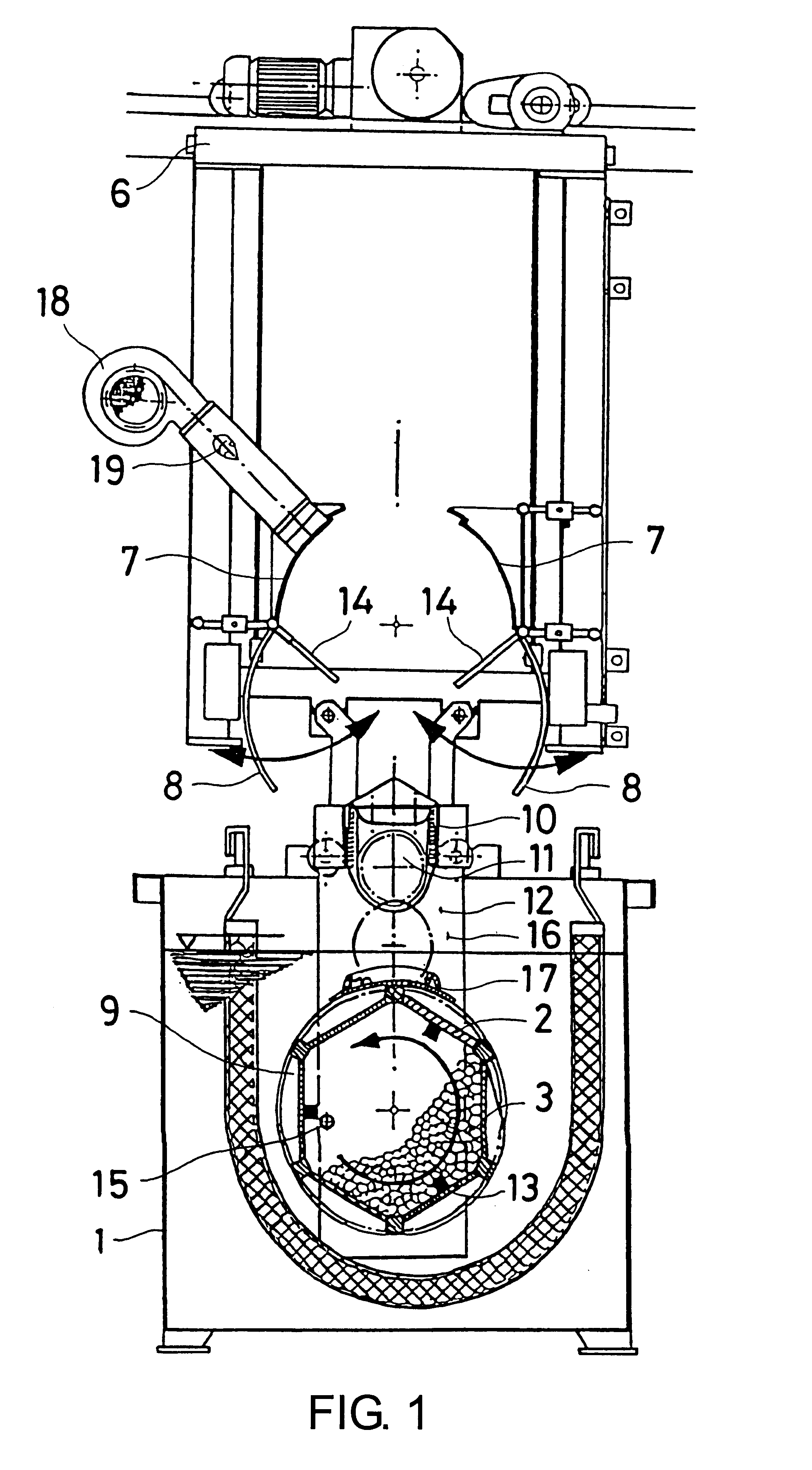 Apparatus for the recovery of dragged-out treatment solutions by immersion barrels