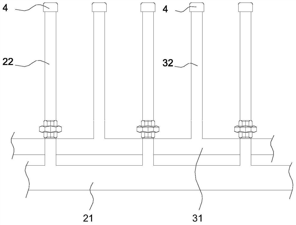 Spraying device and working method thereof