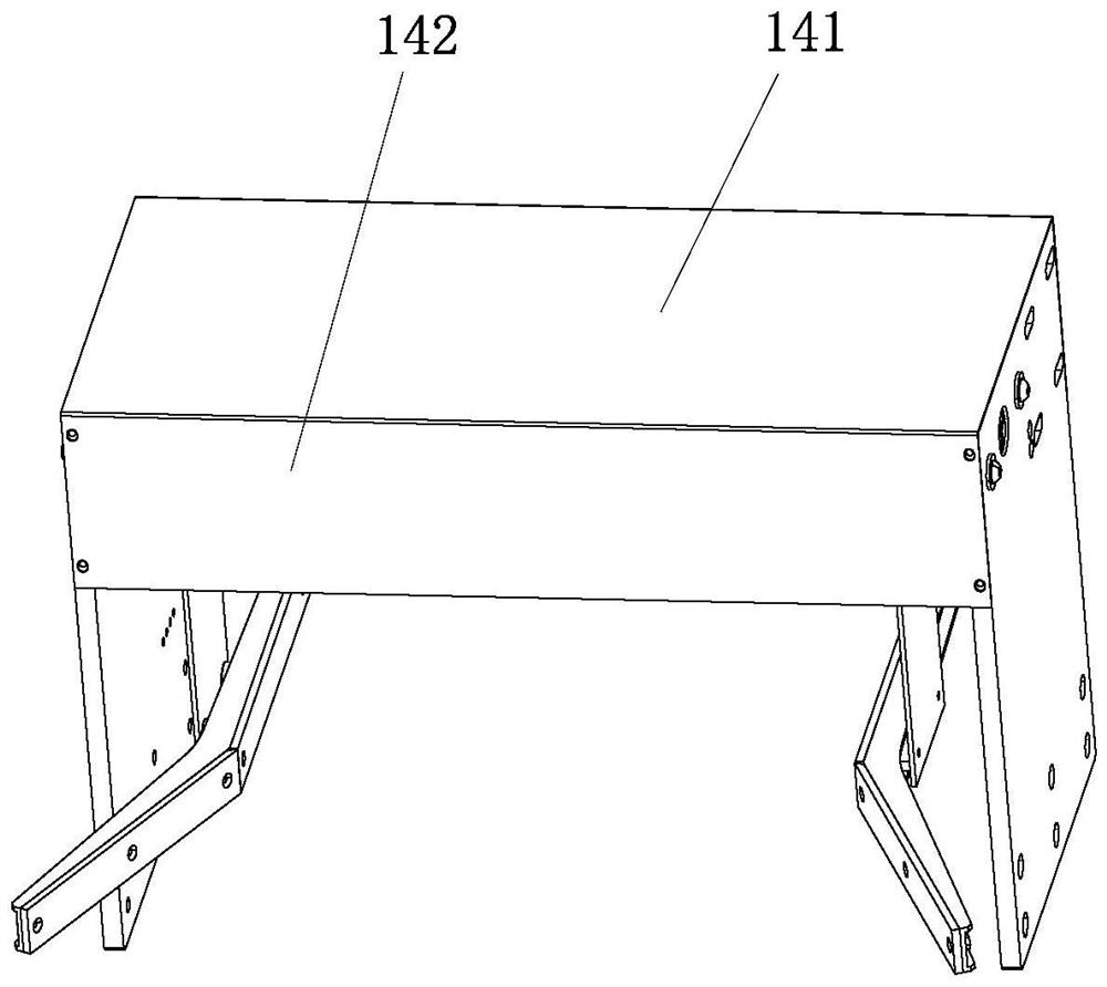 Device for guiding products on transmission line