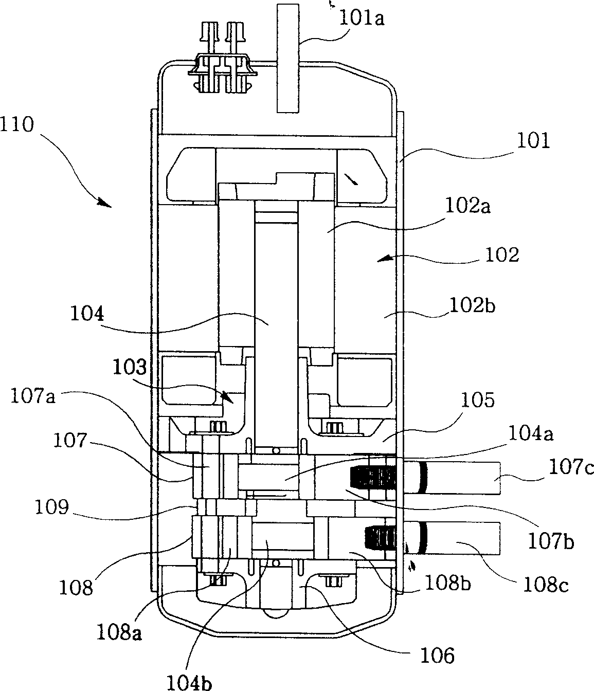 Connecting structure of refrigerant suction pipe for multi-cylinder rotary compressor