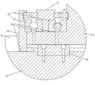 Processing mode of conical surface of pipe fitting and spinning device