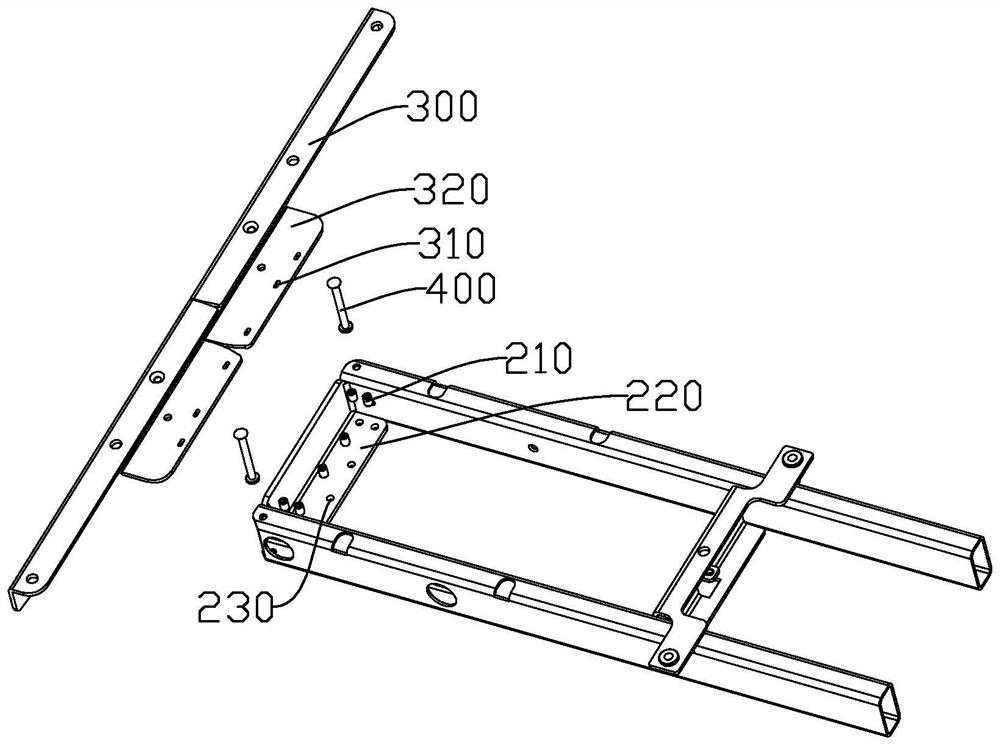 Table with position-adjustable side plates