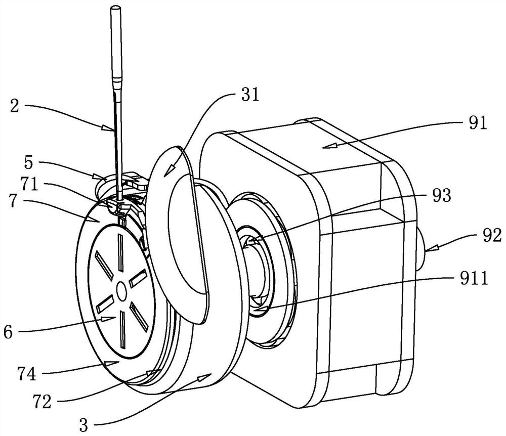 Suspension rotating shuttle for thread hooking