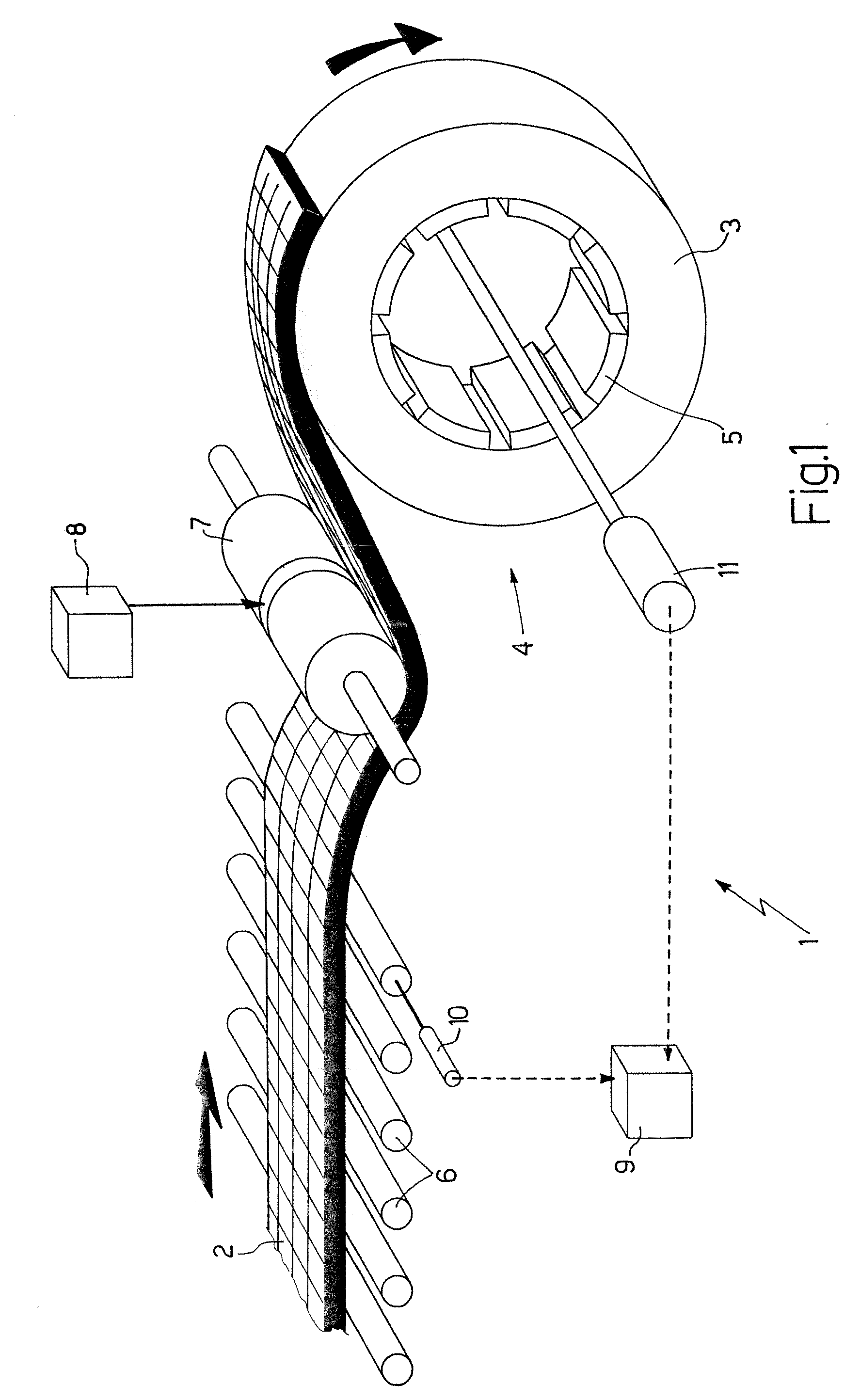 Machine and Method for Applying a Tread to a Tyre Carcass