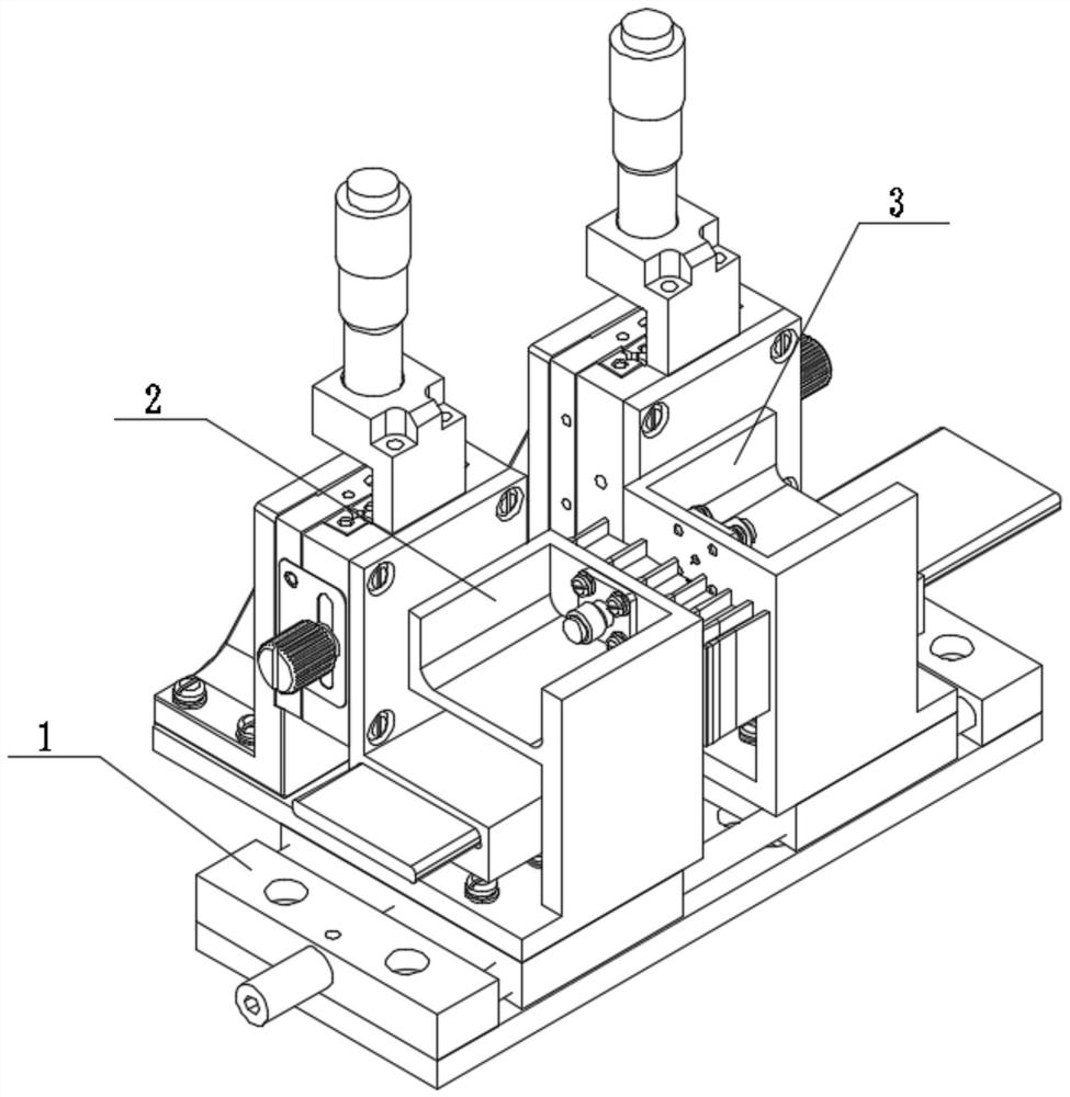 Two-port microstrip device testing device