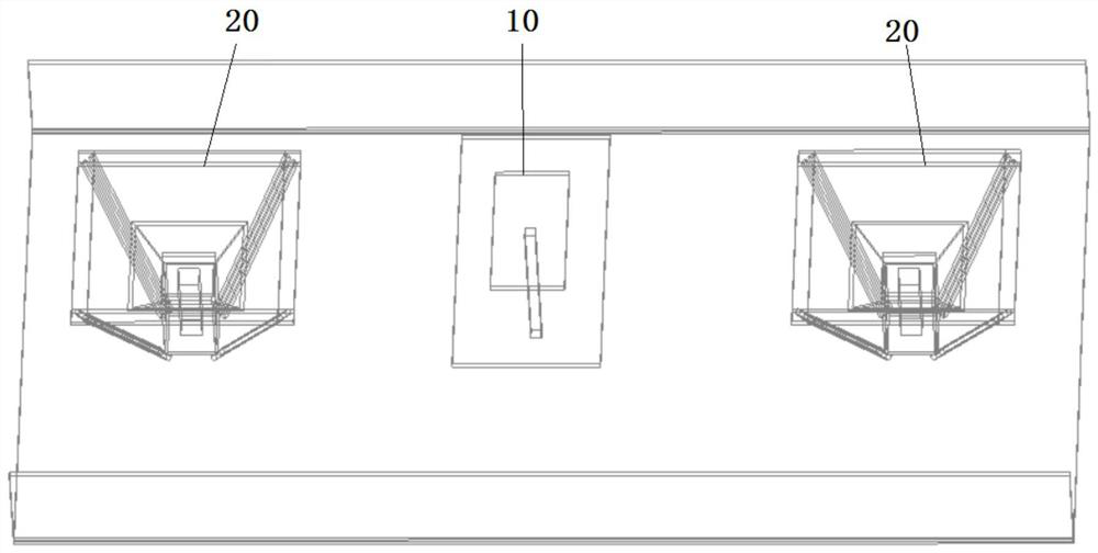 Asymmetric decoupling structure and base station antenna system