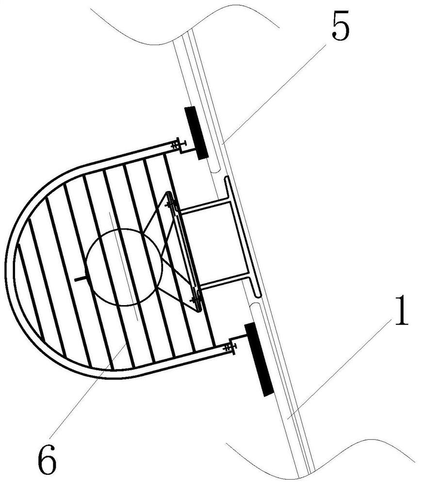 Storage bin wall vibrating device