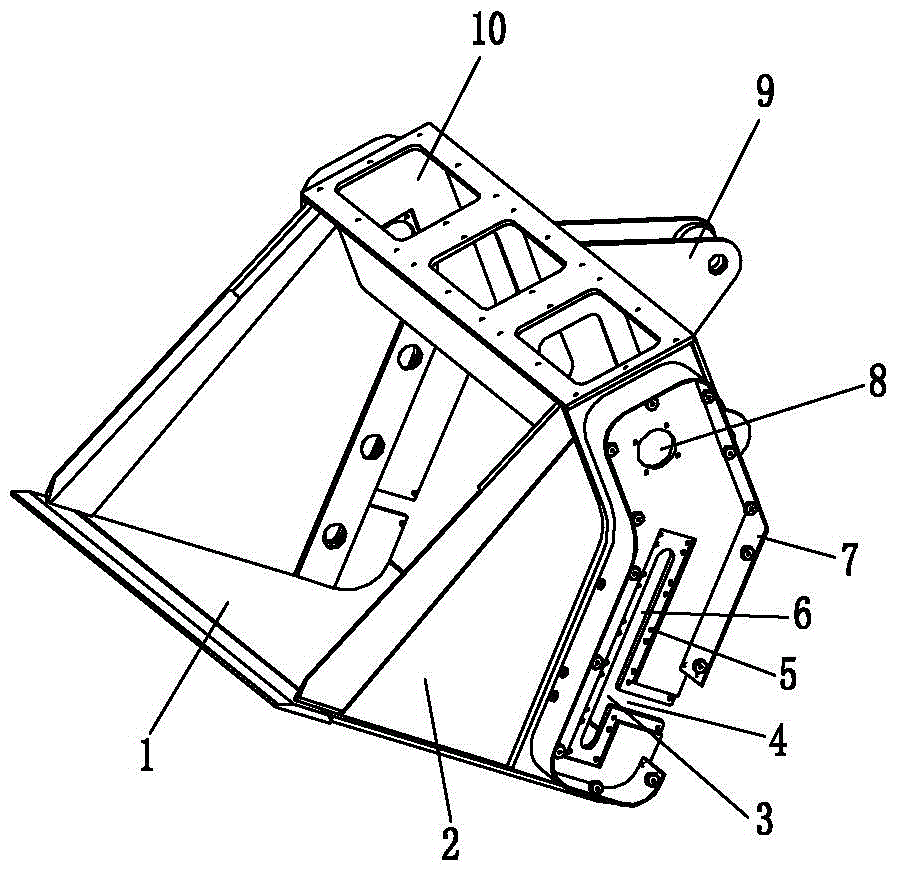 Screening and crushing bucket