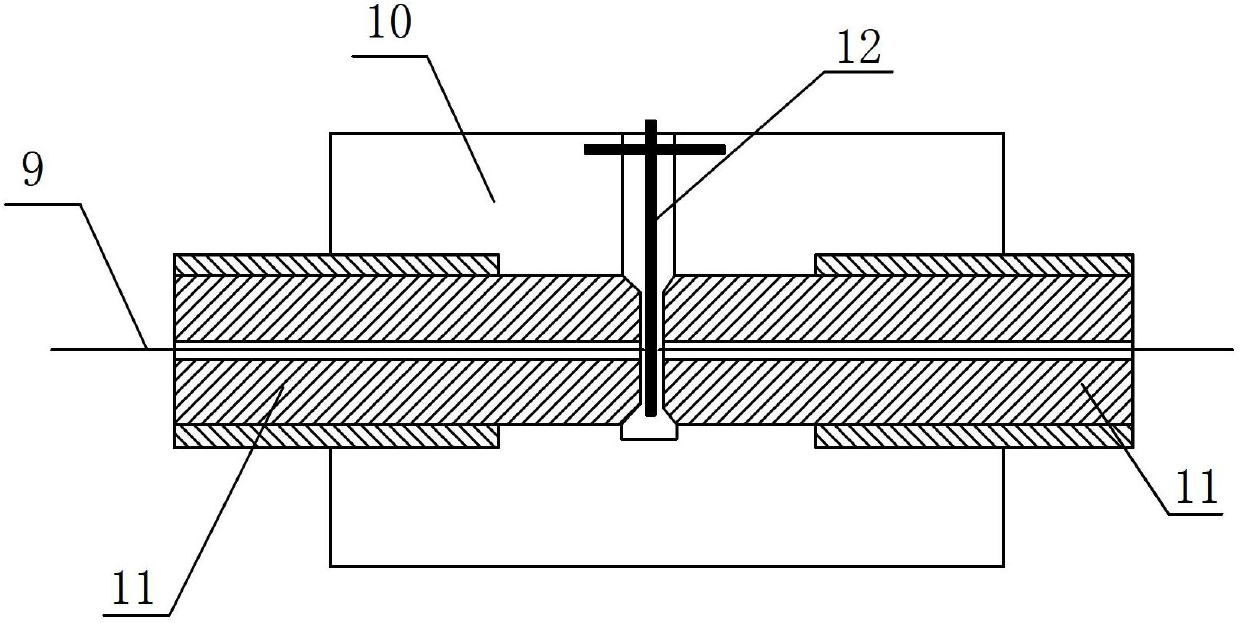 Active detector capable of detecting connection and disconnection of optical fiber