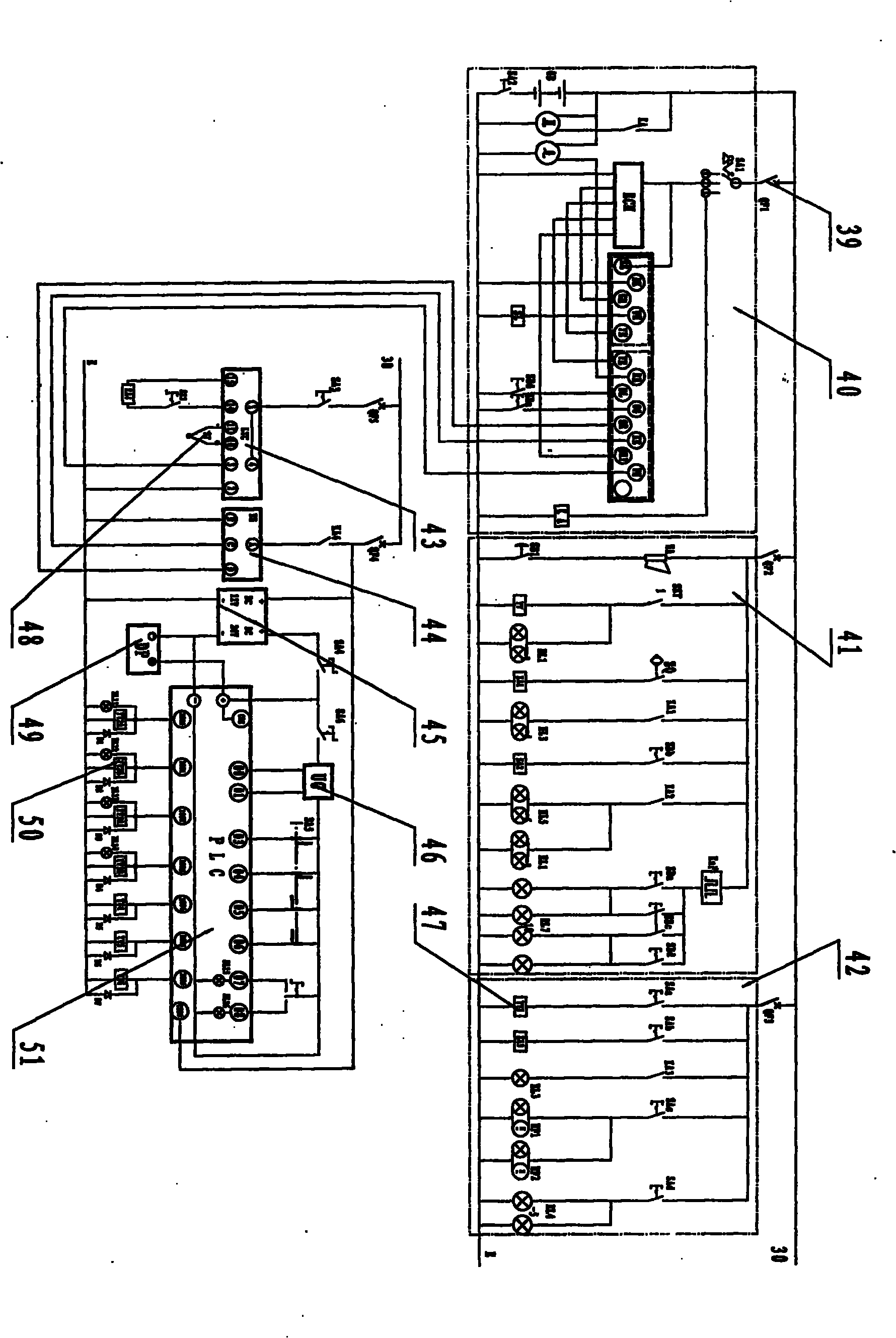 Multifunctional self-propelled hot melt line-marking vehicle