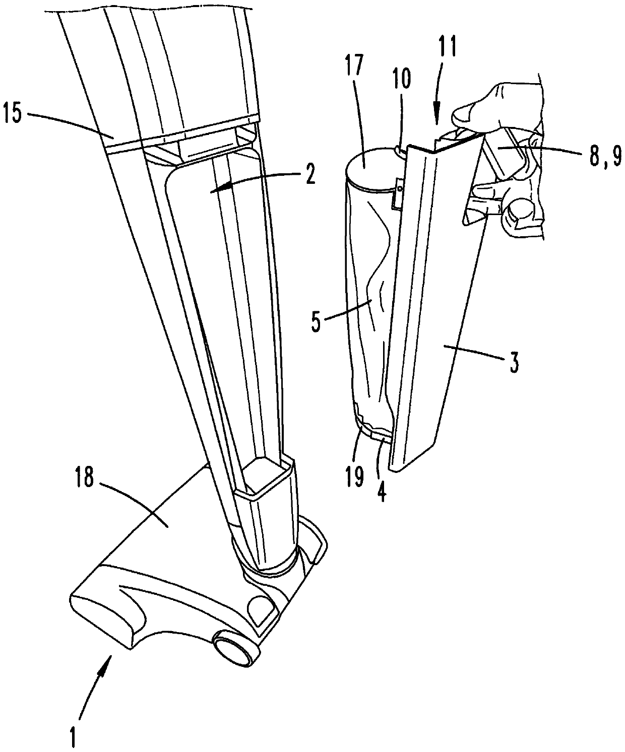 Suction cleaning device with chamber cover closing filter chamber