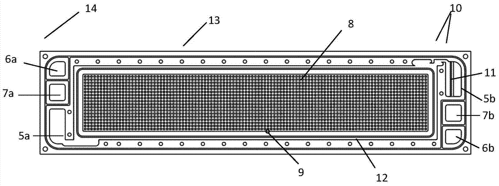 Membrane separation structure water separator for proton exchange membrane fuel cell and with water interception device