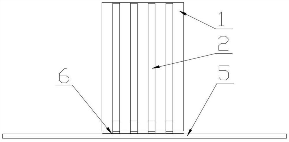 Novel battery cooling structure based on coupling of heat pipe and liquid cooling plate