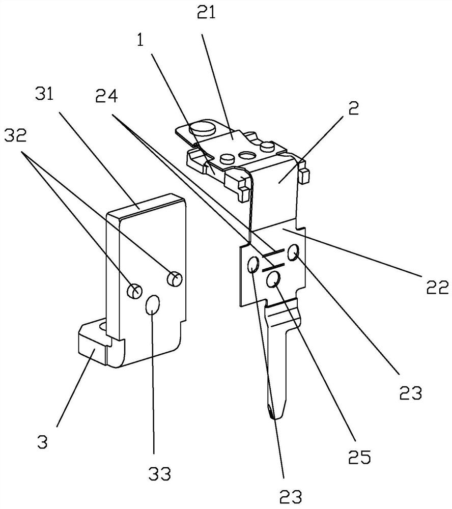 Connecting structure of movable spring and yoke of miniaturized PCB relay and assembling method thereof