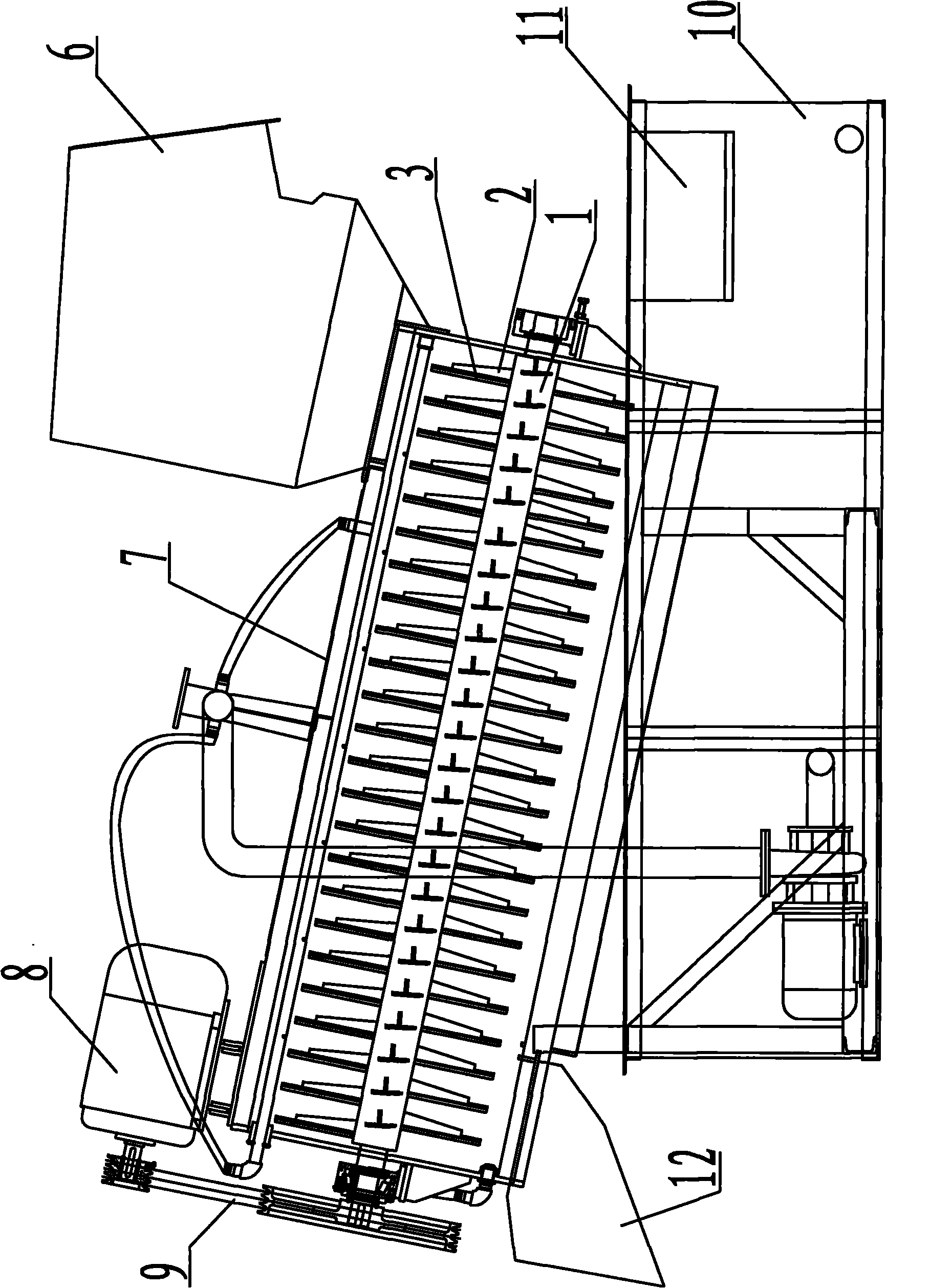 Stripping device in plastic bottle label stripping machine